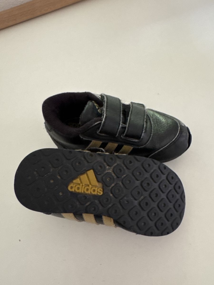 Adidas Scarpe per ragazzi: adidas Sneaker, Gr.23 – Usato da St. Gallen venduto da Venus1010 2