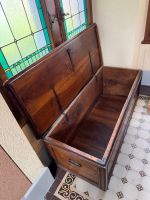 Coffre-banc ancien en bois ancien du XVIIIe (bahut)