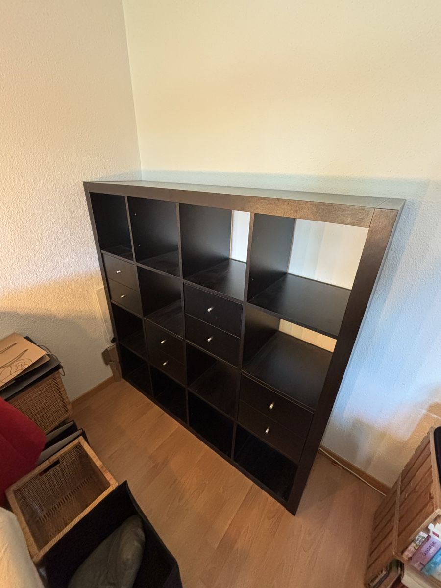 Scaffali: Ikea Kallax 4x4 schwarz mit 4x2 Schubladen – Usato da Ittigen venduto da carpediempotato 1