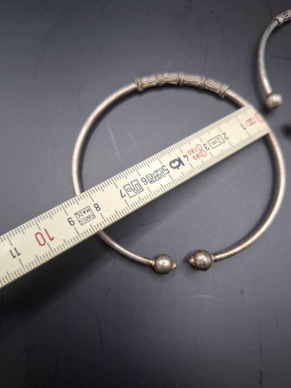 Bracciali & Braccialetti: 2 Vintage Armreifen – Usato da Wil SG venduto da die-wohnung 2