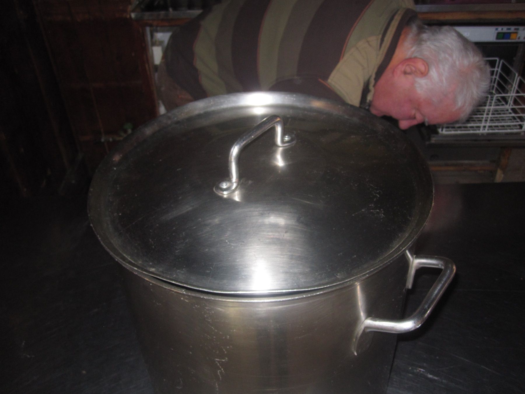 Cucine complete: Marmite  inox. + couvercle  30L – Usato da Ravoire venduto da feylet 4