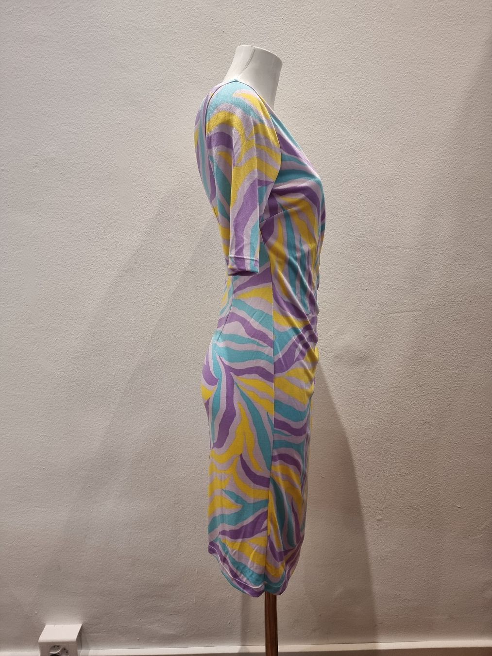 Vestiti: Blumarine Seidenjerseykleid mit Seestern – Nuovo (secondo la descrizione) da Zürich venduto da ANU-AnimalsNeedUs 1