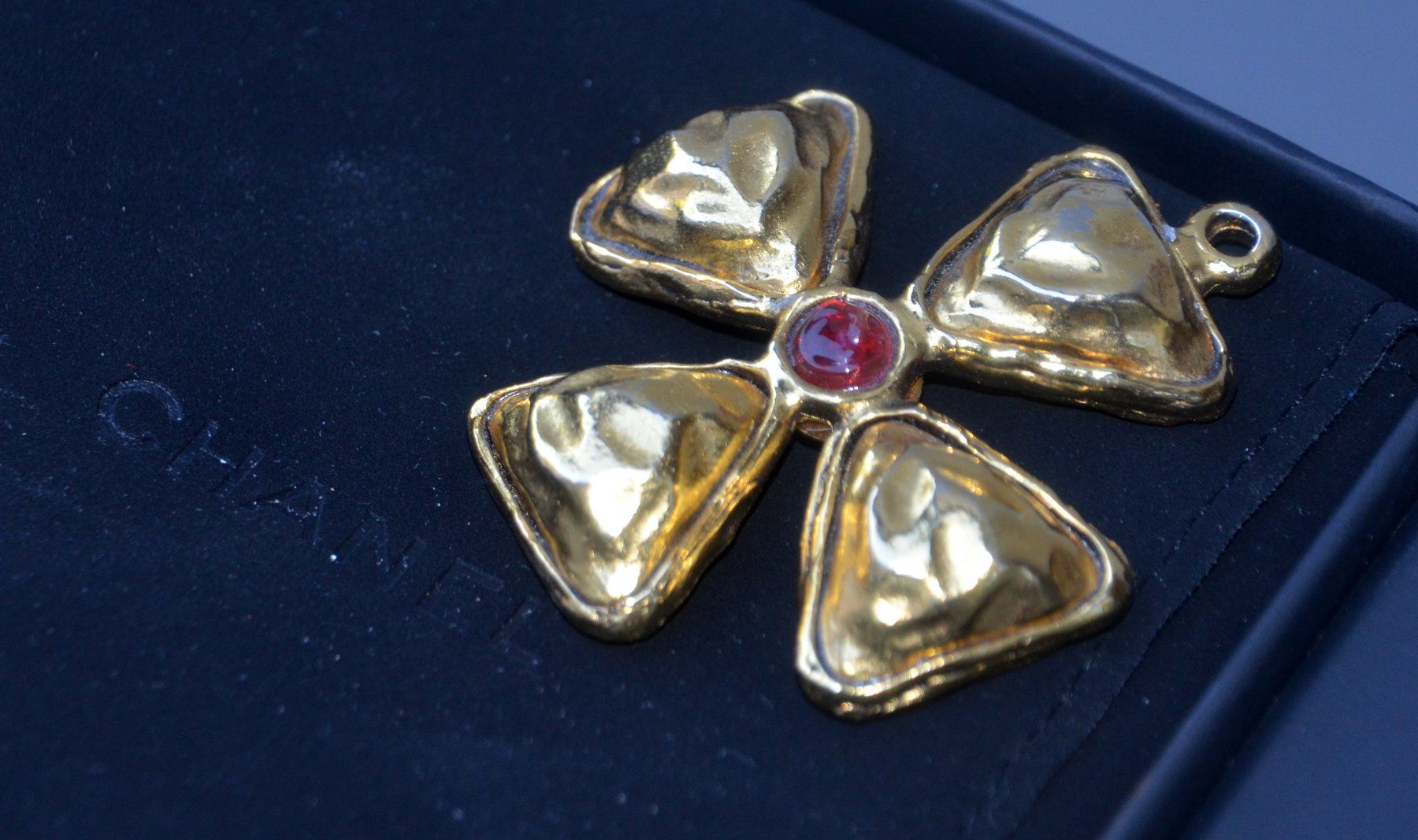 Chanel Ciondoli: CHANEL Anhänger / pendentif – Usato da Collonges venduto da Auganien 3
