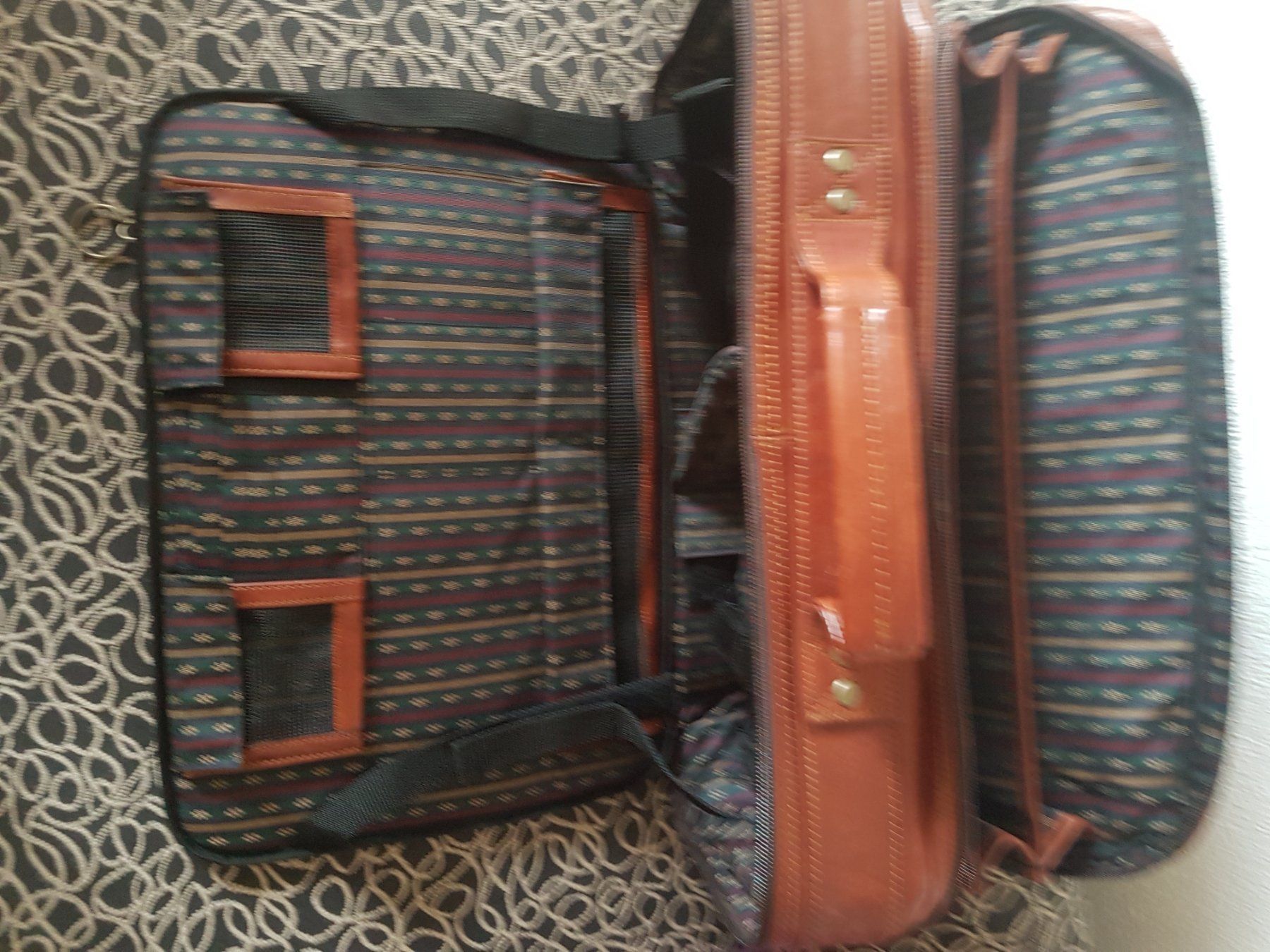 Valises & Sacs: Akten-Reisetasche Leder – Neuf avec emballage d'origine à Balsthal par eva_dsx7 2