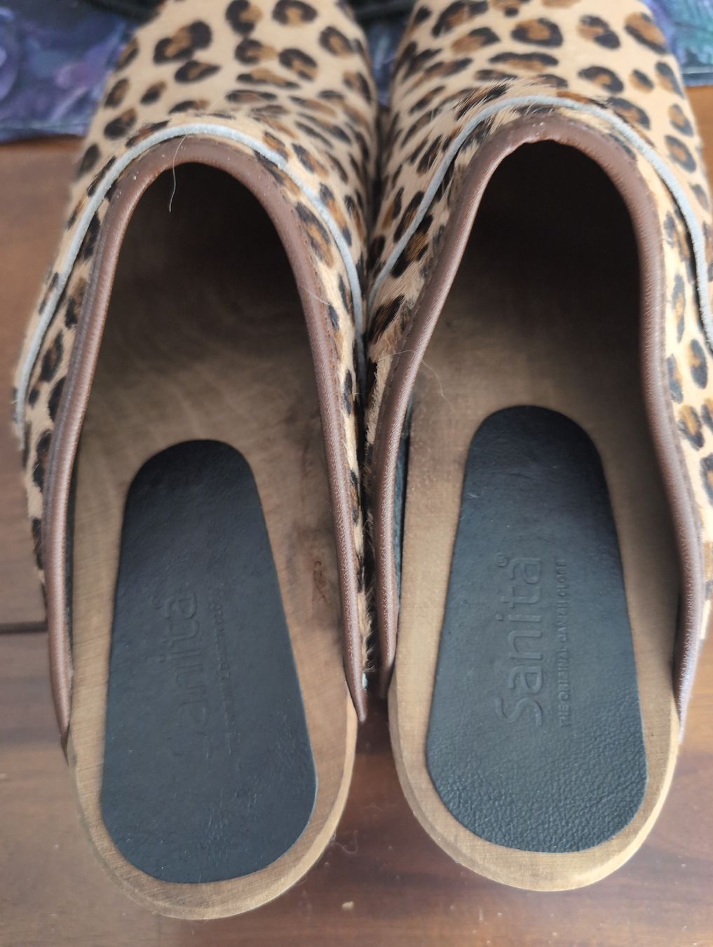 Damenschuhe: Sanita Clogs Leo-Muster Grösse 39  – Gebraucht aus Busswil BE von MissMuffin 4