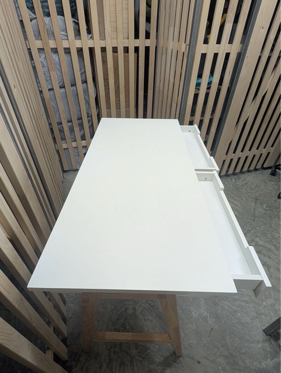 Livique Schreibtische: Desk – Gebraucht aus Rolle von gos_2xy5 3