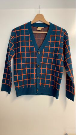 Stylische Strickjacke Karomuster, Grösse 140 - 10Y Neuwertig