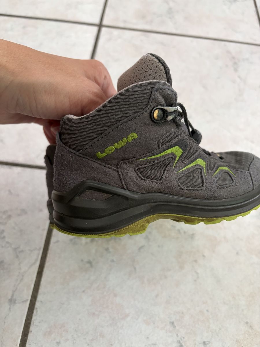 Lowa Scarpe per ragazzi: Lowa Gore-tex Wanderschuhe gr. 26 – Usato da Sevelen venduto da gsandax 2