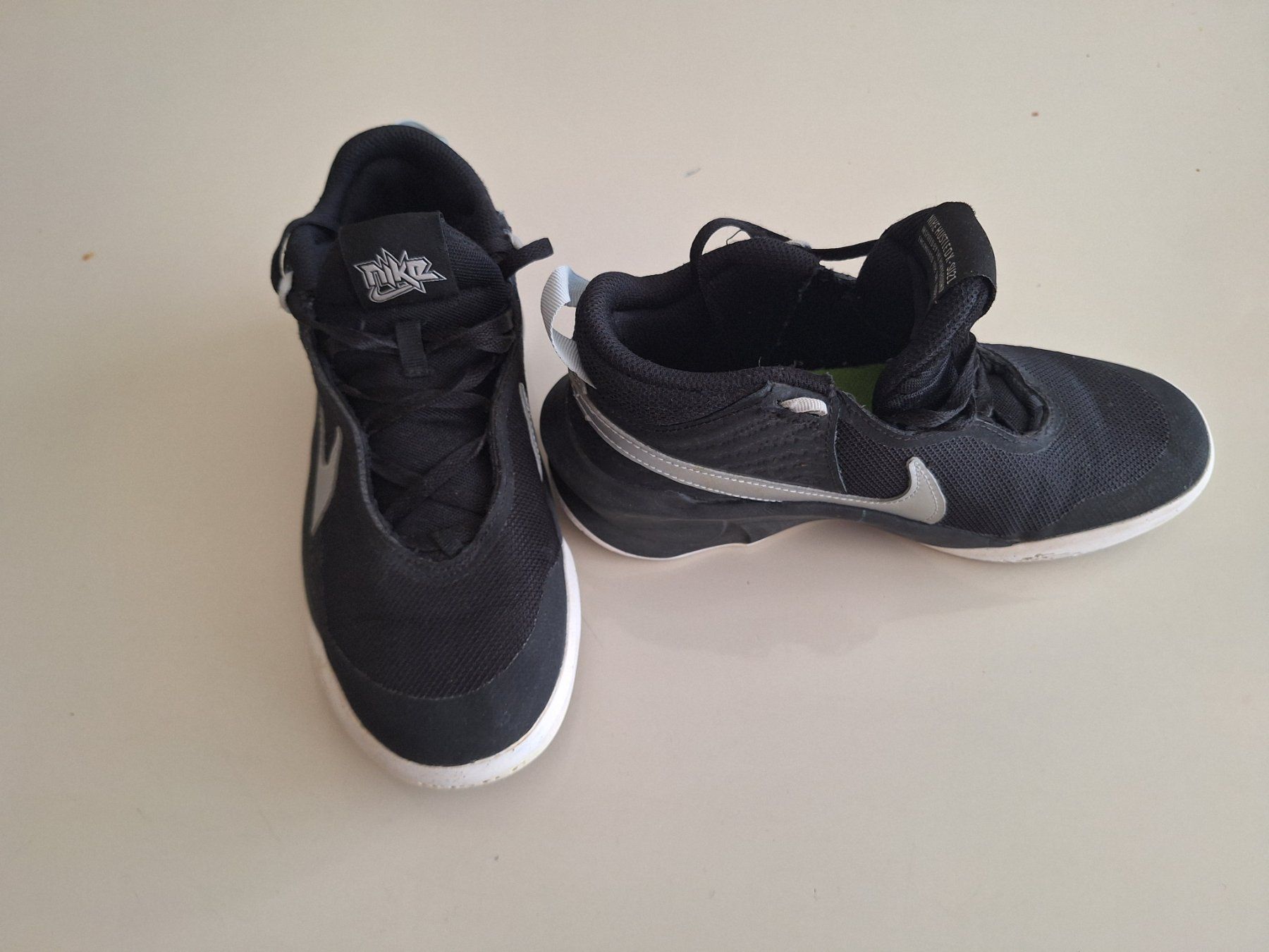 Nike Scarpe da uomo: Nike Hustle D10 Gr. 36.5 – Usato da Burgdorf venduto da W31S 2