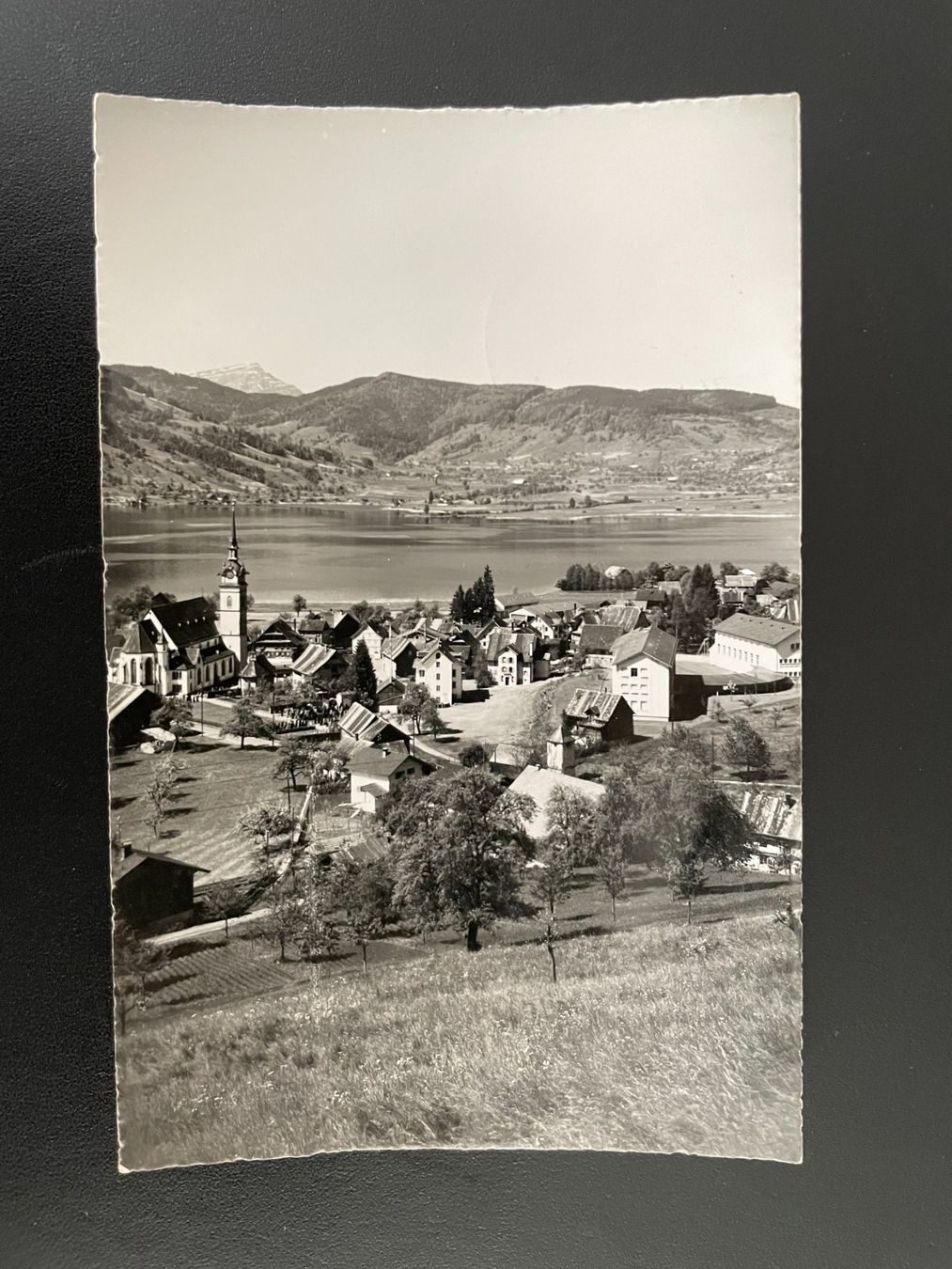 Cartoline postali: AK ZG Oberägeri mit See und Rigi – Usato da Thal venduto da Danny82