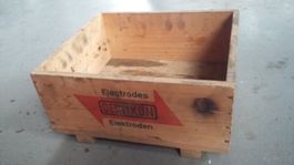 schöne Holz- Harasse OERLIKON Elektroden