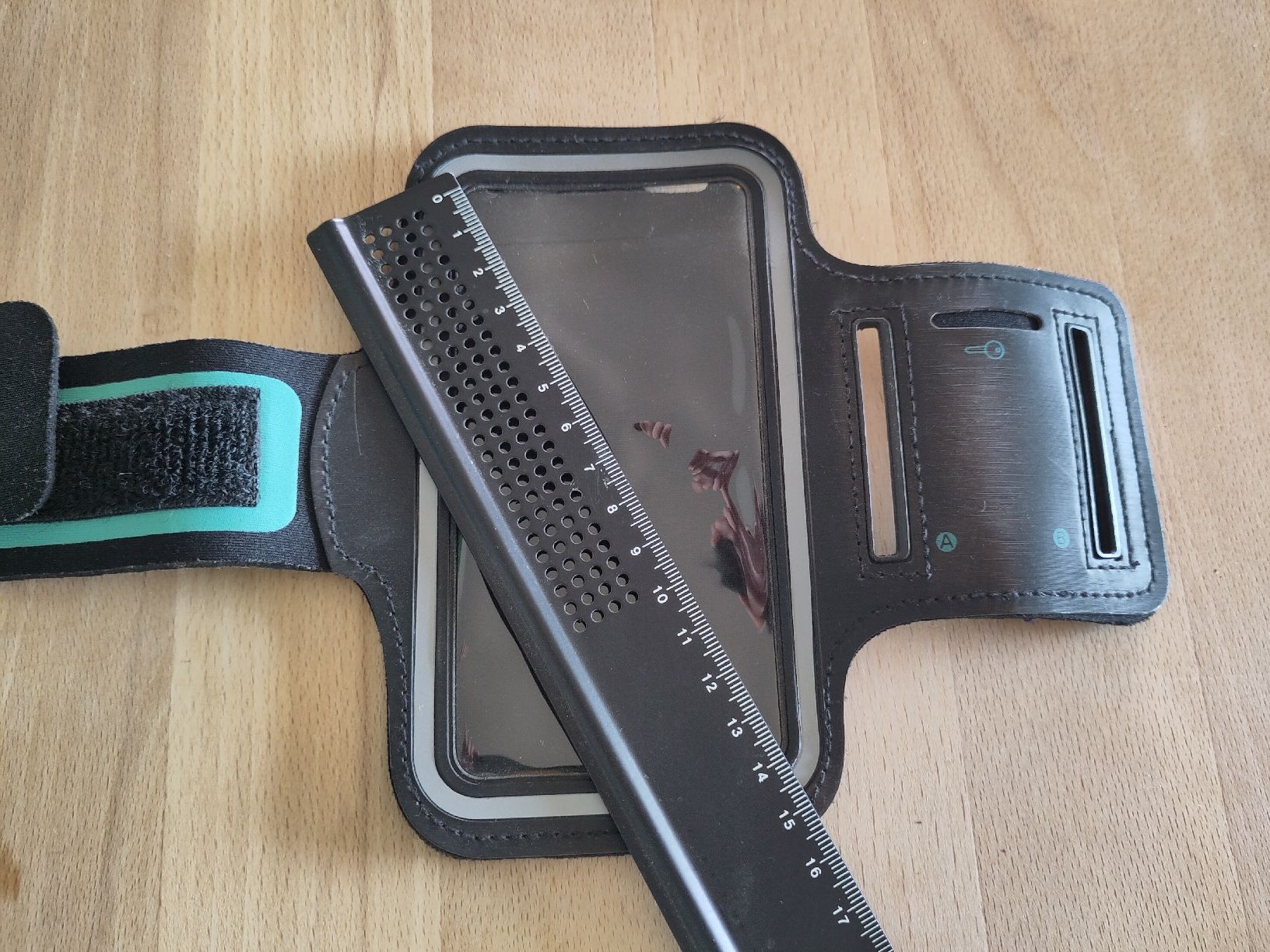 Armbänder & -reifen: Smartphone Sportarmband – Gebraucht aus Zürich von ili_jzy7 3