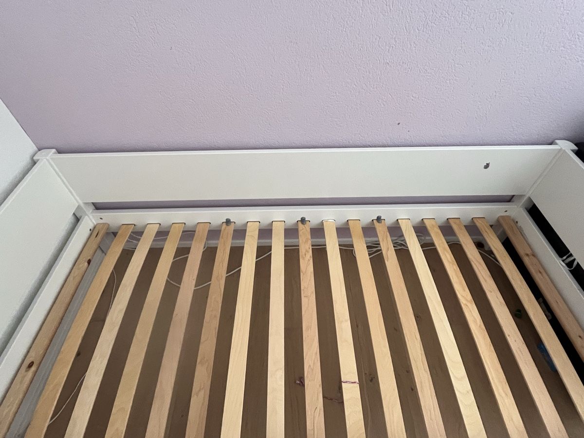 Lits: Flexa White Einzelbett – D'occasion à Wilen (Sarnen) par Mottenschrank 1