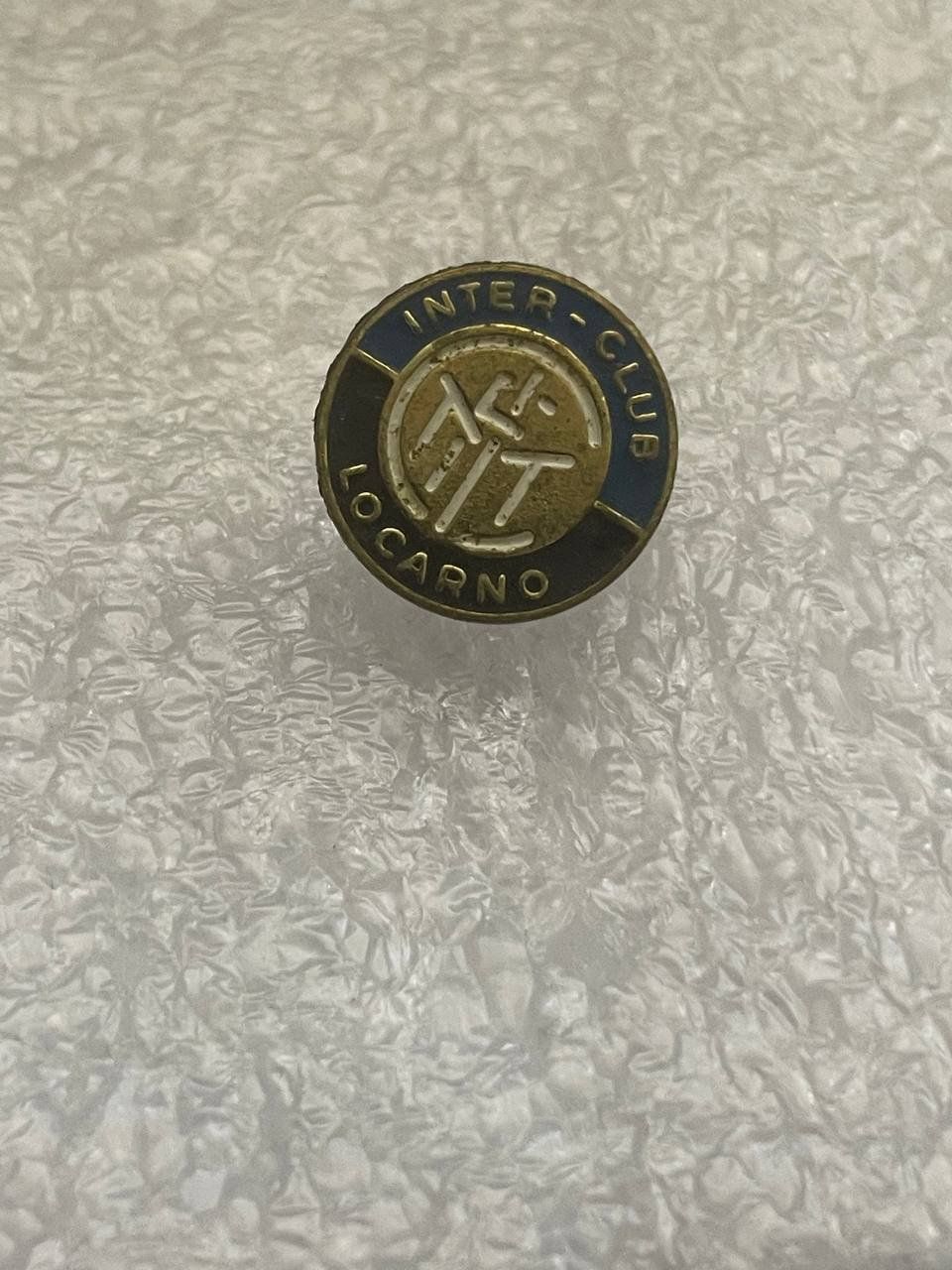 Placchette & Badge: 235. Pin - Inter-Club Locarno – Usato da Luzern venduto da Irek 1