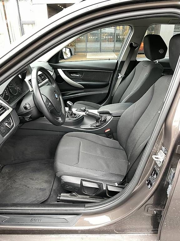 BMW Autos: BMW 320d Touring – D'occasion à Schindellegi par GlobalCarTrading_AG 9