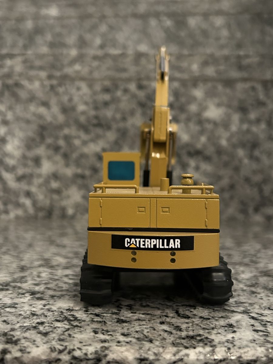 Caterpillar Kit di modellismo & Modellini statici: Cat 215, 1:50 , NZG – Usato da Horw venduto da Tigercat635 1