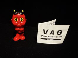 VAG VINYL ARTIST GACHA VAG HAPY (RED) – SERIES 42