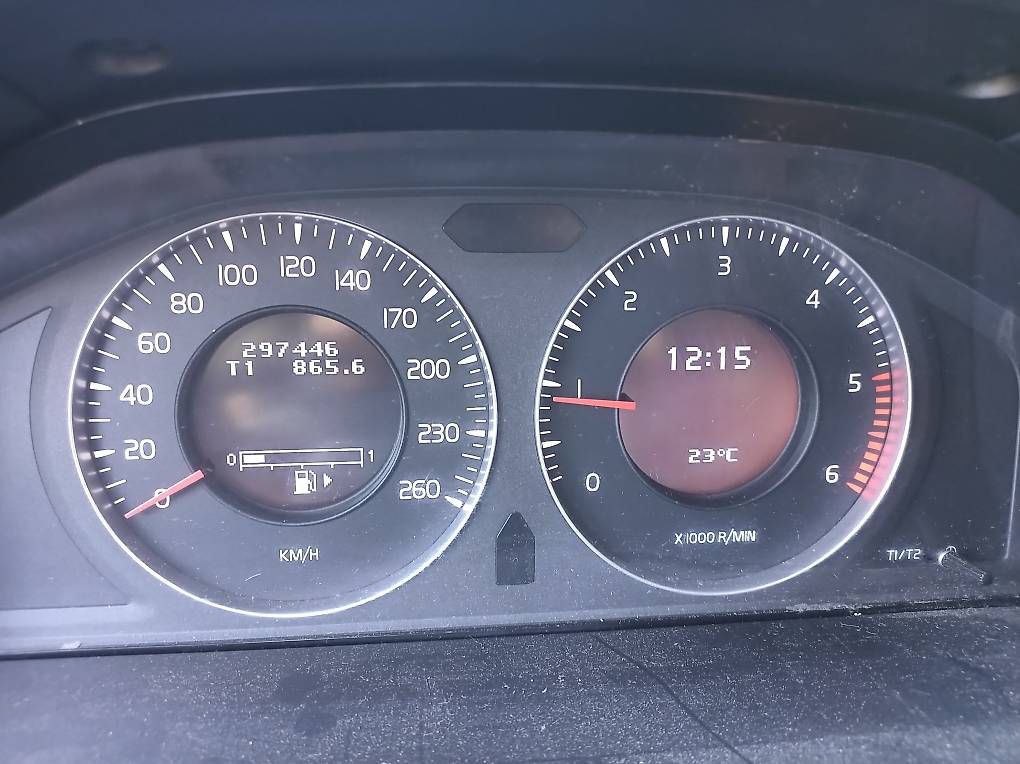 Volvo Autos: Volvo V70 III D5 – Gebraucht aus Biel/Bienne von Deutz6206A 3
