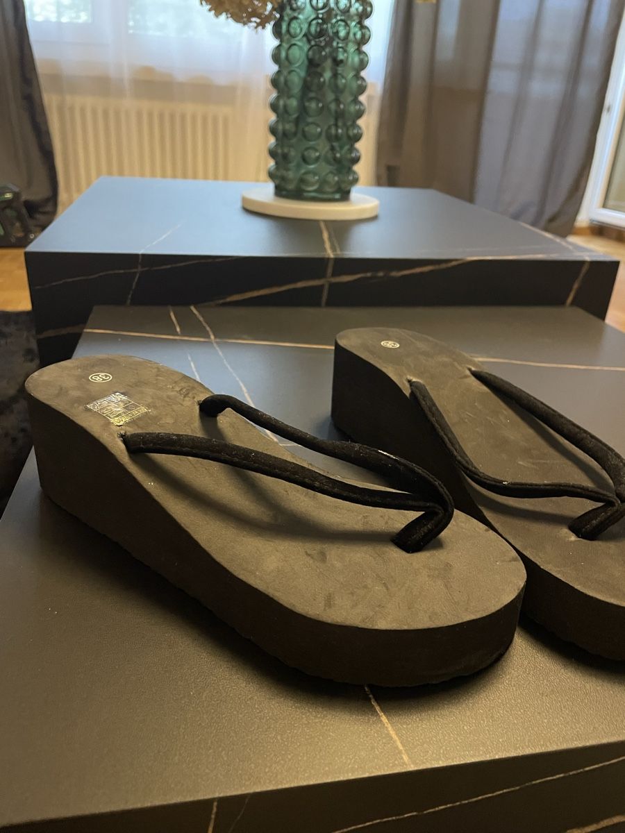 Chaussures femmes: Flip Flops  – D'occasion à Zürich par car_26mh