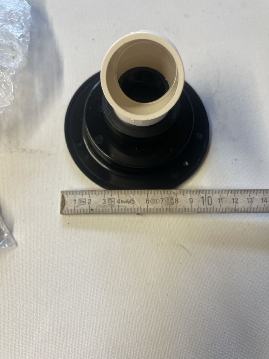 Abbeveratoi e trogoli: Wassertank stutzen schwarz mit Schluessel neu VAN Camper – Nuovo (secondo la descrizione) da Trimbach venduto da NooLimits 1