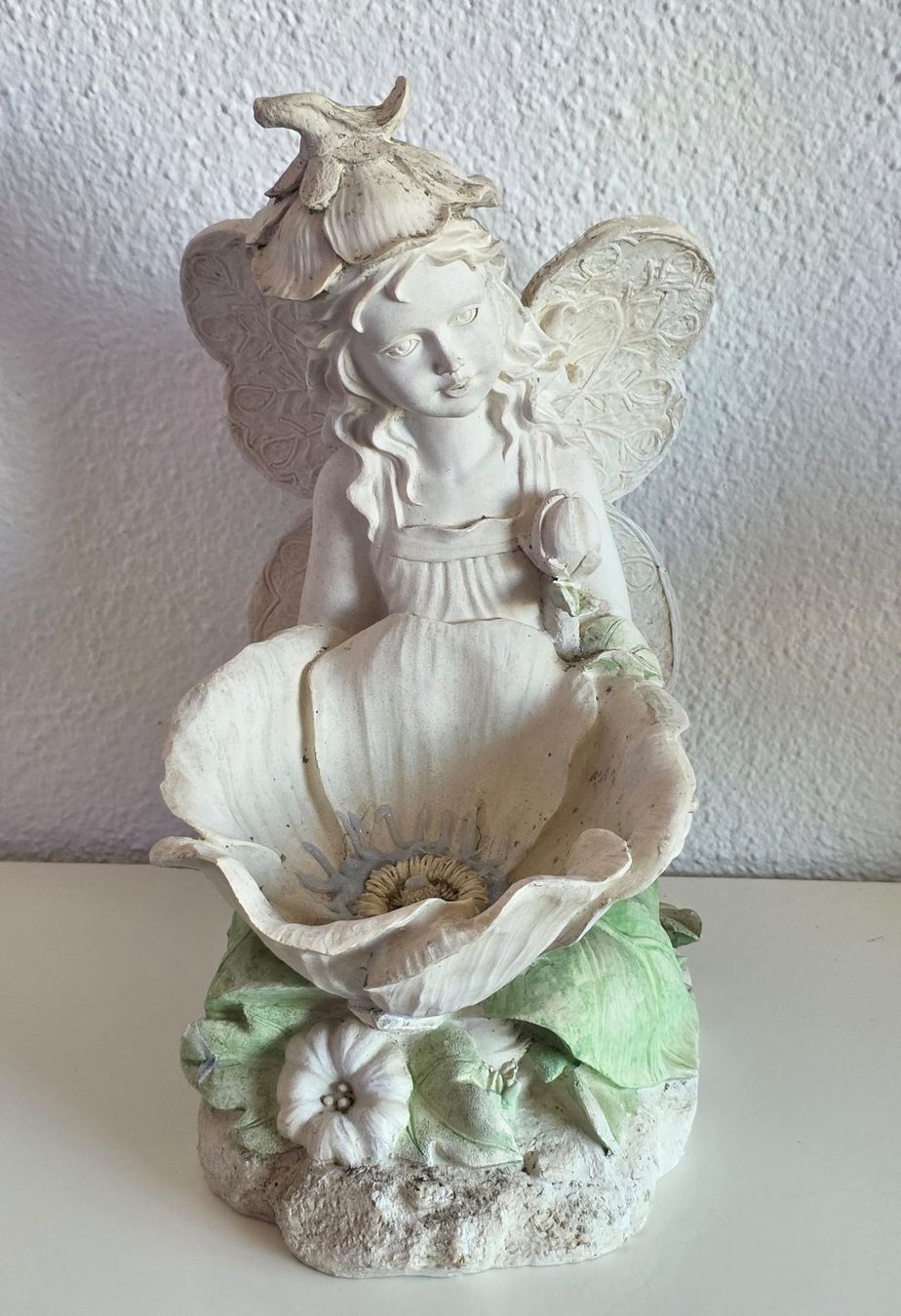 Statuette: Gartendeko: Mädchen mit Flügeln und Mohnblume – Usato da Rheinsulz venduto da Dred