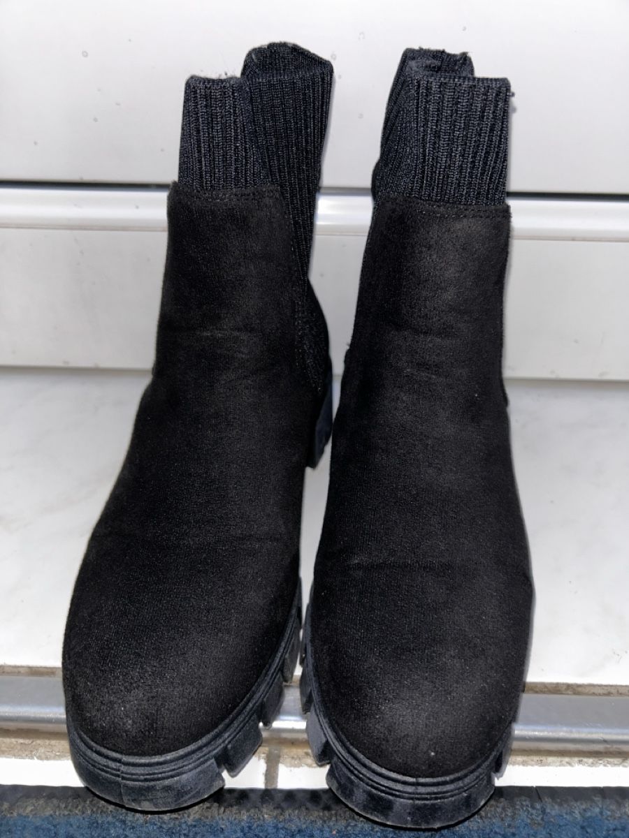 Scarpe da donna: Schwarze Winter Stiefeletten, Gr. 38 – Nuovo (secondo la descrizione) da Gretzenbach venduto da kla_c6bn 2