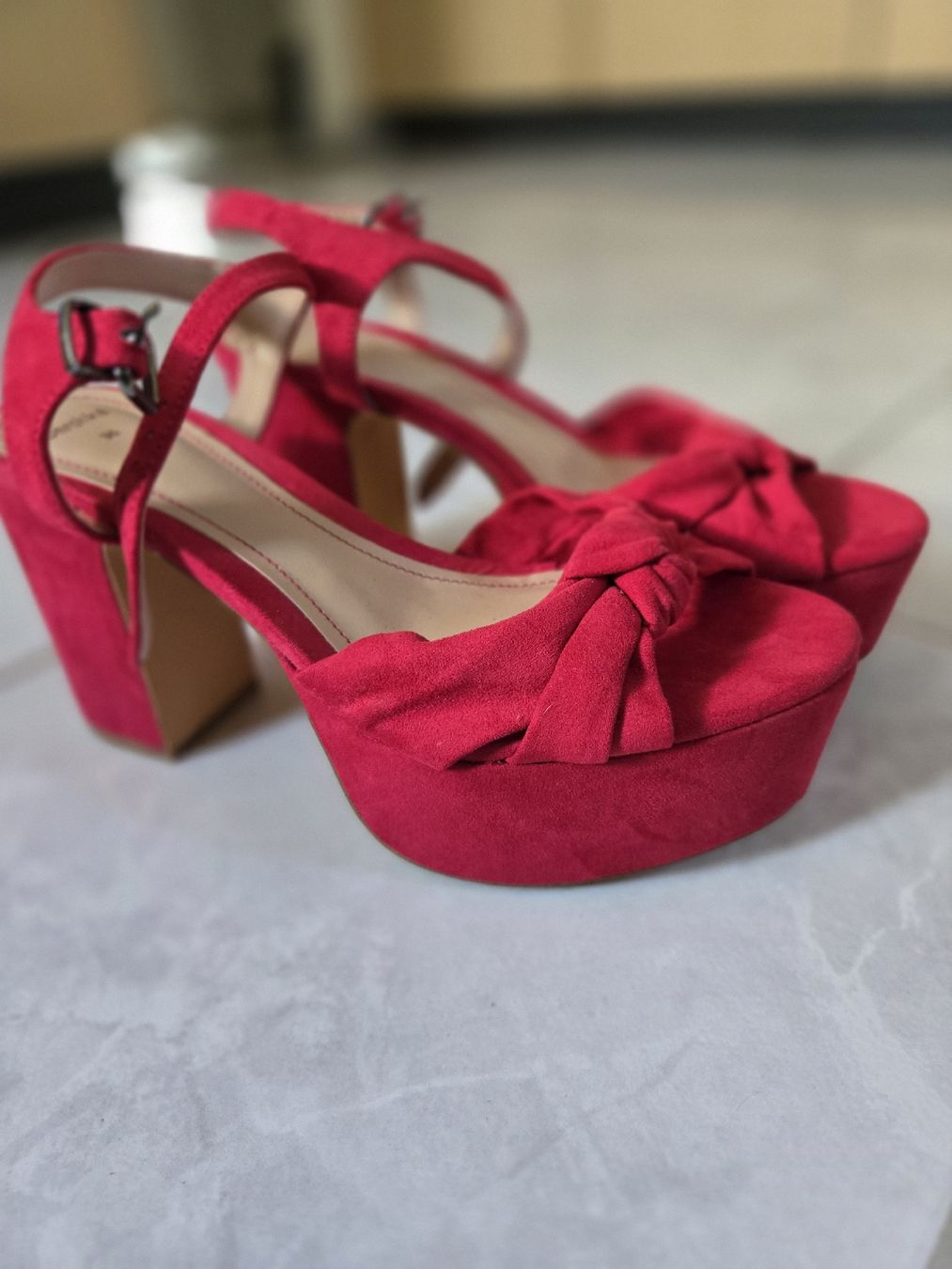 Scarpe da donna: Rote Plateau-Sandaletten Gr.36 – Nuovo (secondo la descrizione) da Langenthal venduto da solution_8p96