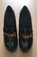 Schicke Lack-Loafer mit Goldkette, Grösse 39 - Top Zustand!