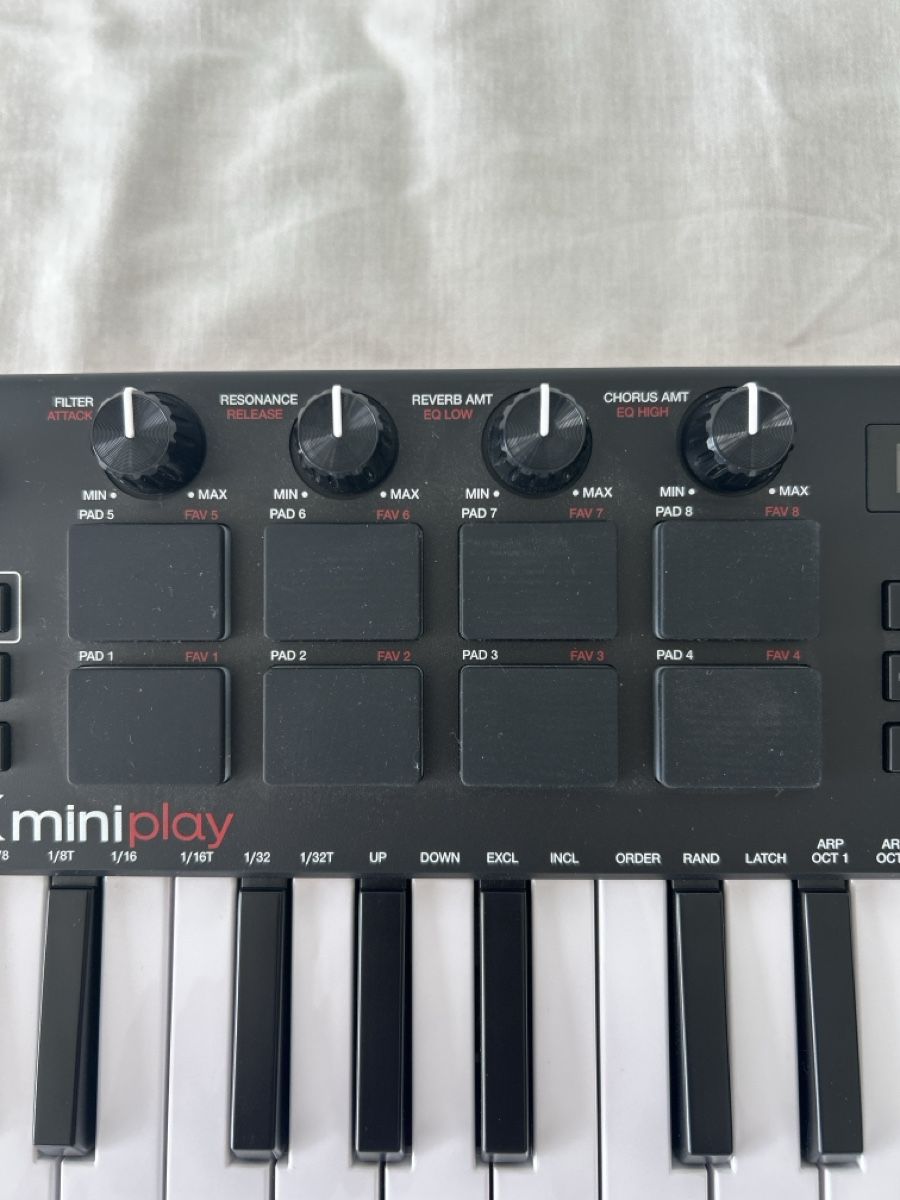 Akai Strumenti musicali: AKAI MPK Mini Play MIDI Keyboard good condition – Usato da Dietikon venduto da mathemathis 3