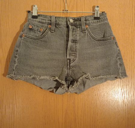 Levi's 501® ORIGINAL SHORT Grau W 24 Taillenumfang 61 cm