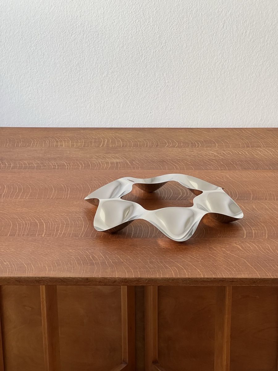 Alessi Piatti di portata: Centre de table Alessi, chrome, design Tom Kovac – Usato da Vevey venduto da neflon1te