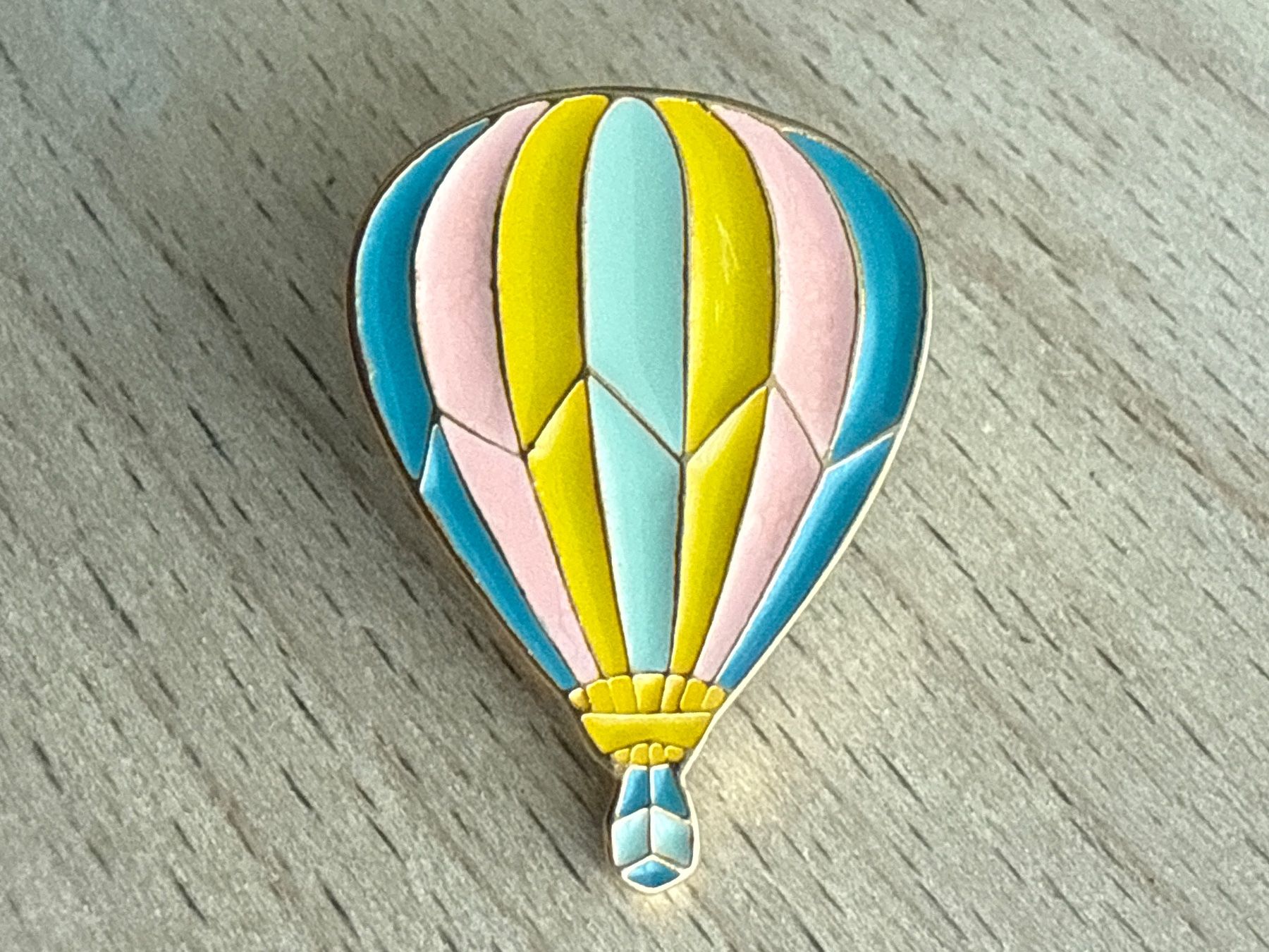 Placchette & Badge: Pin Ballon – Usato da Glattbrugg venduto da Schweigmatt