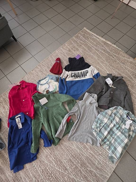 Lotti & Set di vestiti: Jungs kleider – Usato da Birmenstorf AG venduto da JenniferLopetrone 1