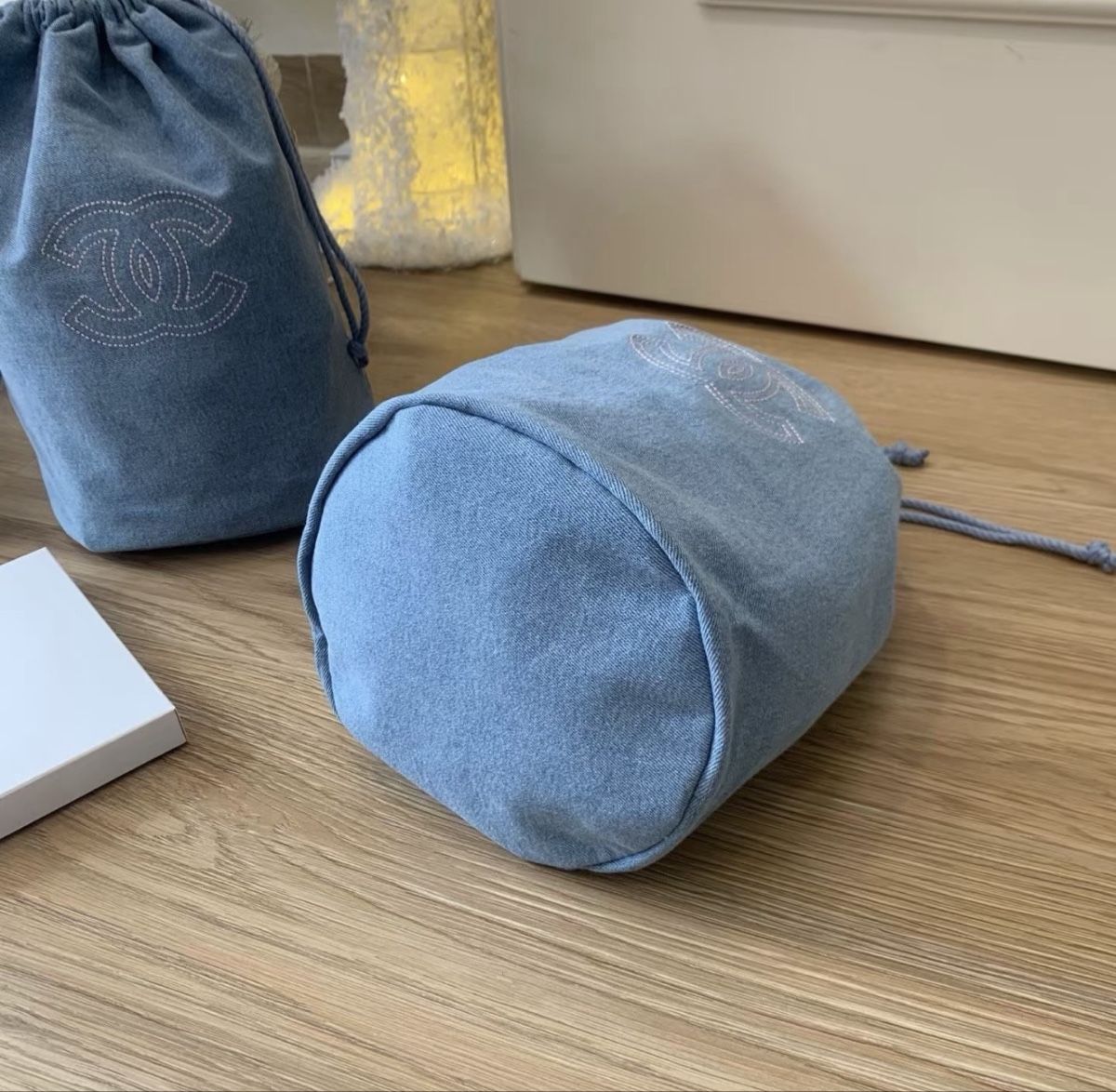 Sacs femmes: Chanel 2026 Denim Drawstring Bag Summer  – Neuf avec emballage d'origine à Chur par Madeys 1