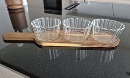 ZARA HOME 3er Set Glasschalen auf Akazienholztablett