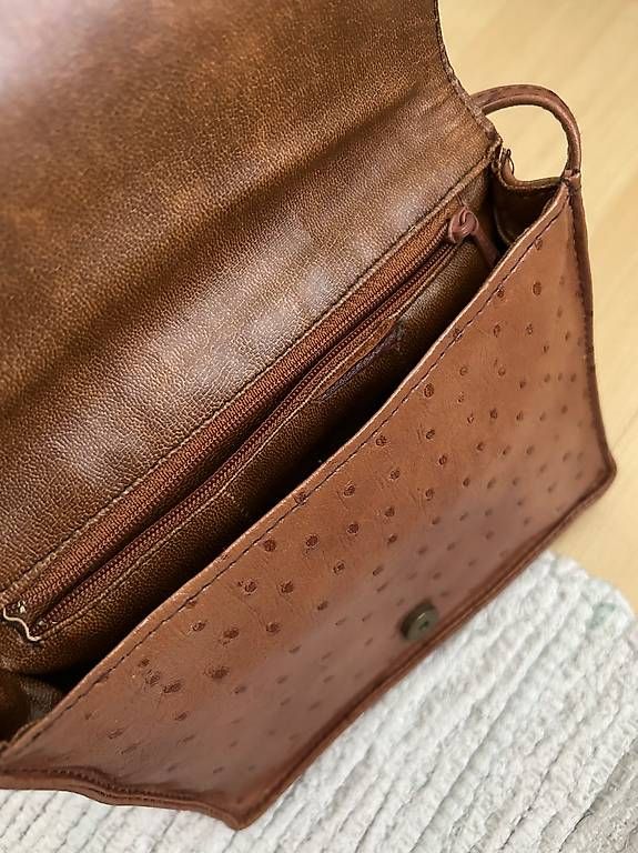 Taschen für Damen: Mini-Tasche aus Leder – Gebraucht aus Bütschwil von Mariia_Ch221 1