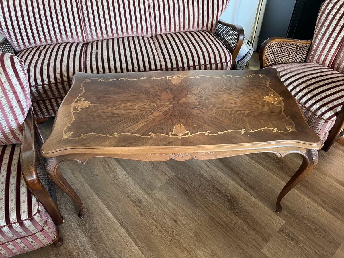 Divani: Sofa, 2 Sessel und Couchtisch Nussbaum mit Intarsien – Usato da Luzern venduto da masch65 4