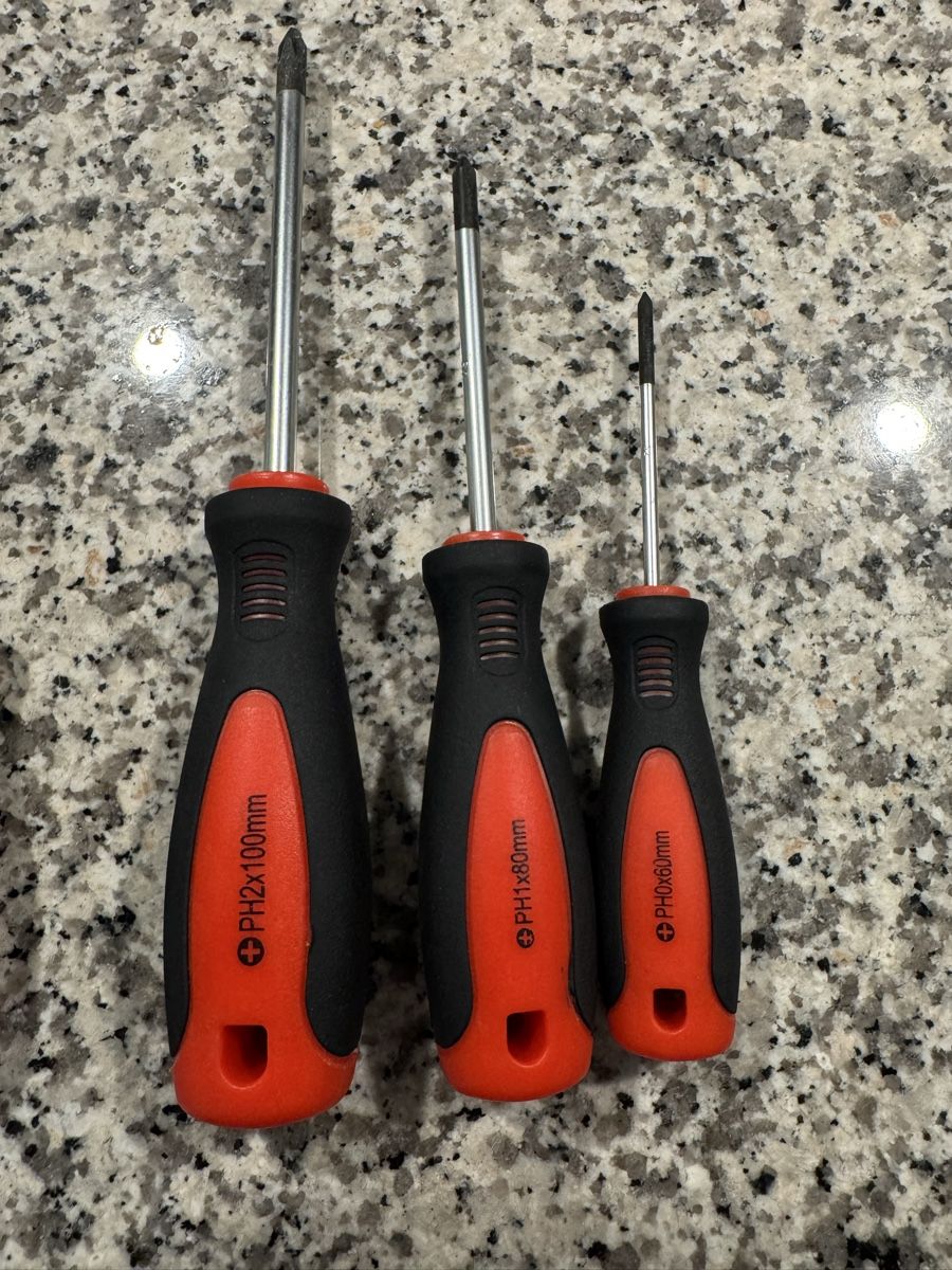 Tutti gli attrezzi: Screwdriver set / Schraubendreher x 8 – Usato da Thalwil venduto da amy_pjw 2