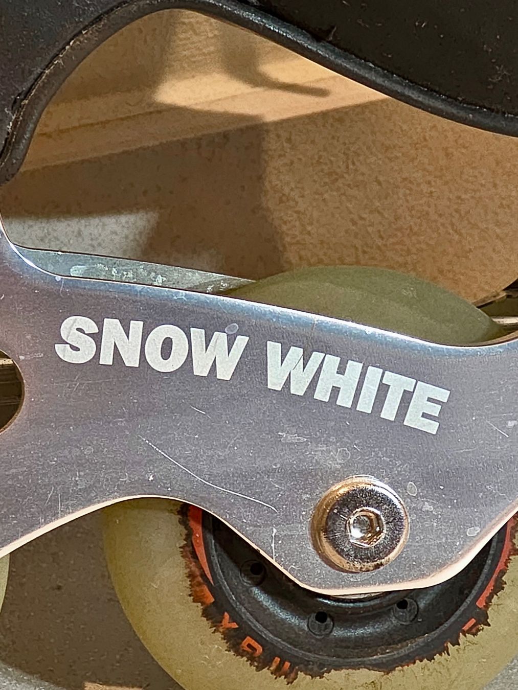 Pattini in linea & Pattini a rotelle: Edea Snow White Inline Kunstlauf Rollerblades – Usato da Sursee venduto da czi_t5sn 7