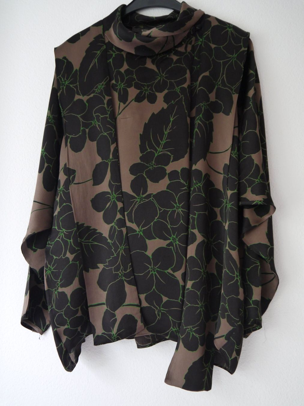 Etro Camicette: ETRO Bluse aus Seide Gr: 42 gross geschnitten – Usato da Hagendorn venduto da Blaf