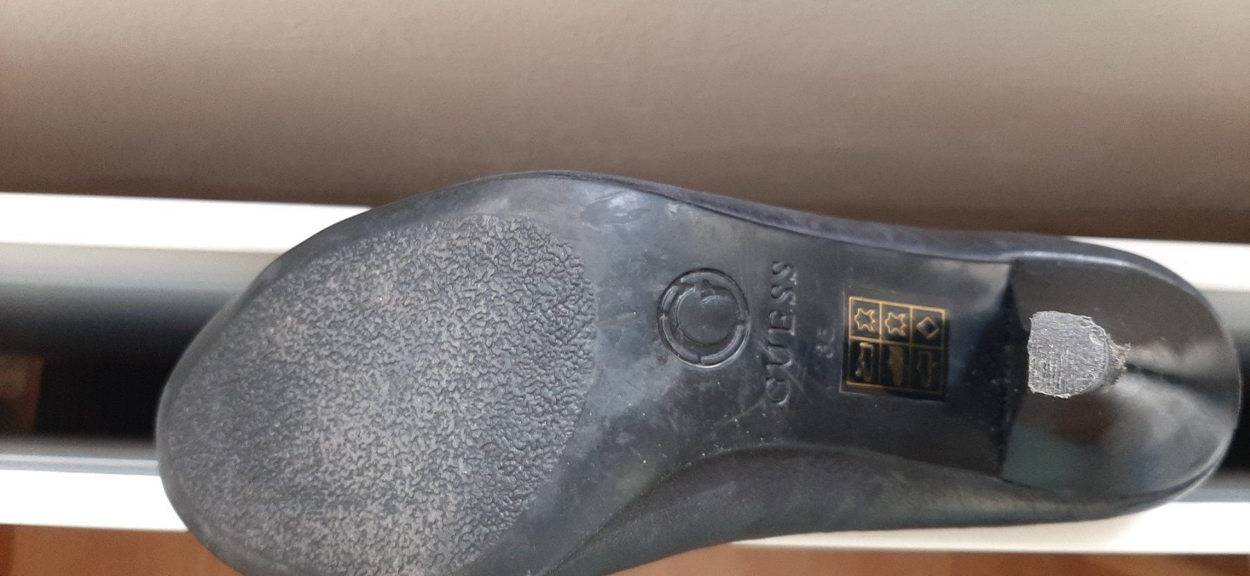 Guess Scarpe da donna: Décolleté Guess n.35 nere – Usato da Zürich venduto da Irene000 4