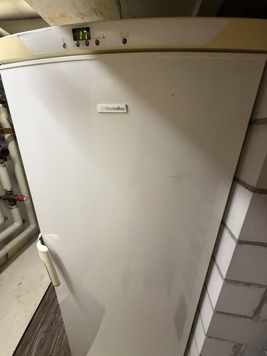 Electrolux Gefrierschrank: Großer Electrolux-Gefrierschrank – Gebraucht aus Remigen von sof_jqf5 1