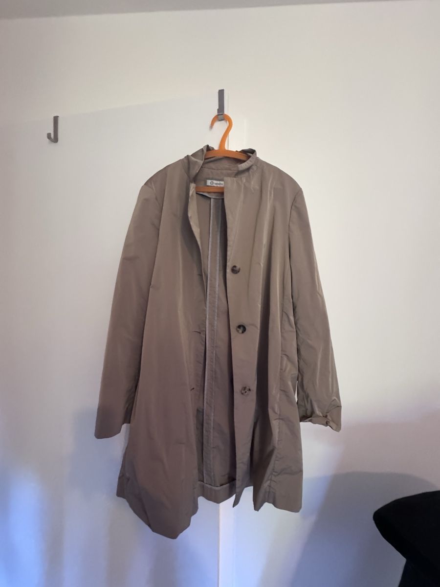 Cappellini Cappotti: Mantel Cappellini beige Damen – Usato da St. Gallen venduto da syna_99