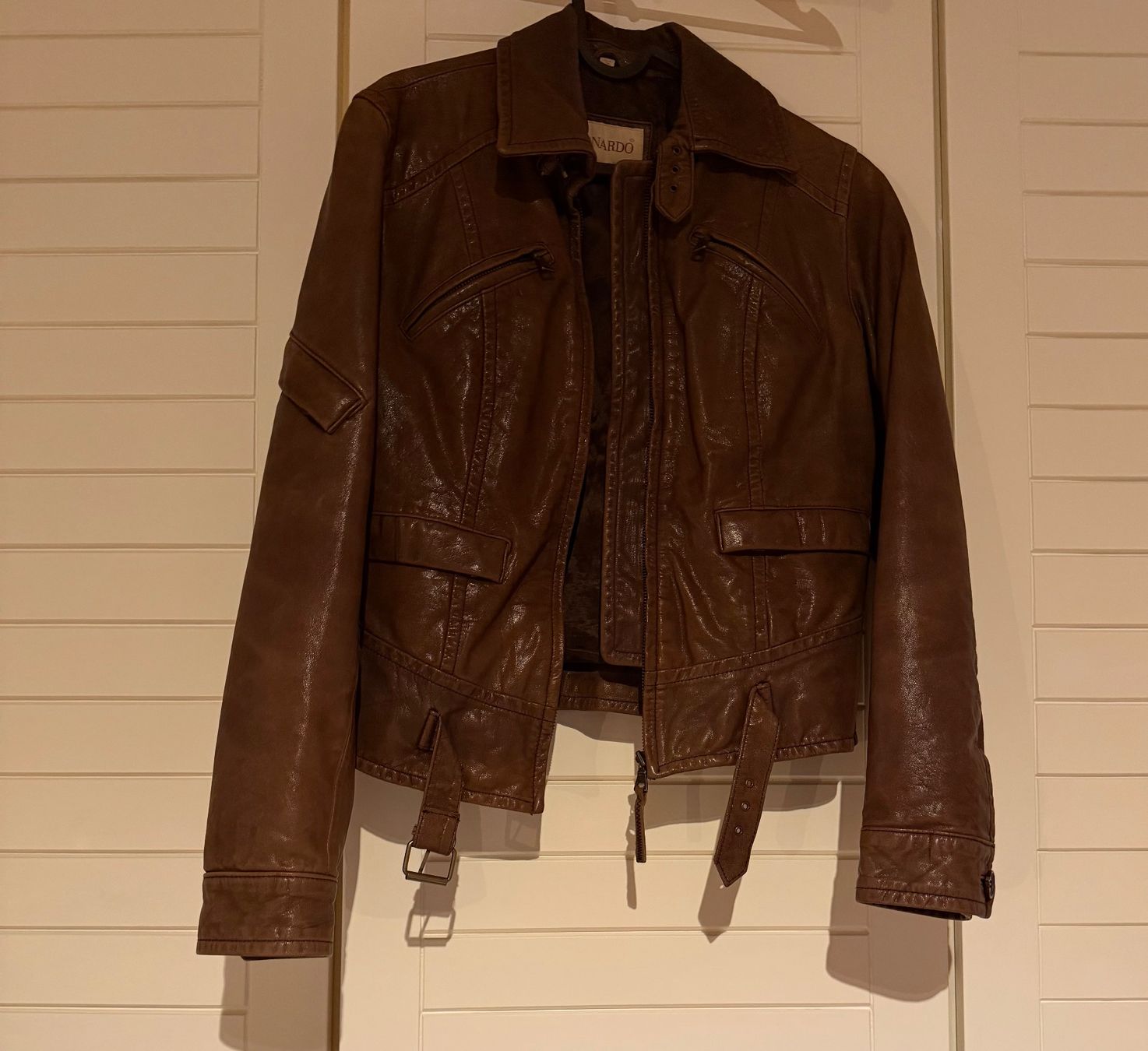 Vestes: Lederjacke Leonardo Gr. 36 – D'occasion à Thun par Astralbern