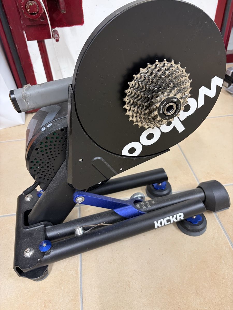 Wahoo Vélos d'appartement: Wahoo Kickr V5 Power Trainer  – D'occasion à Jona par Ensign2