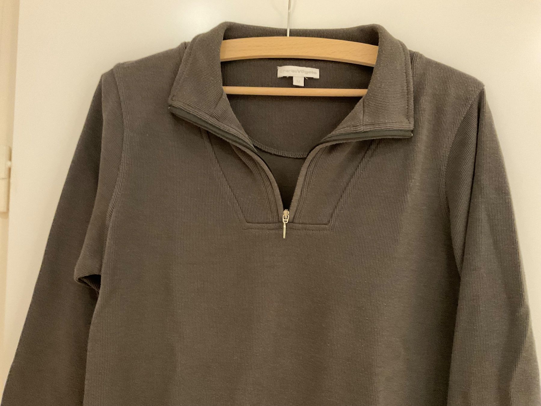 Maglioni & Felpe: Pullover Grösse M sehr gut erhalten – Usato da Wetzikon ZH venduto da Laube02 1