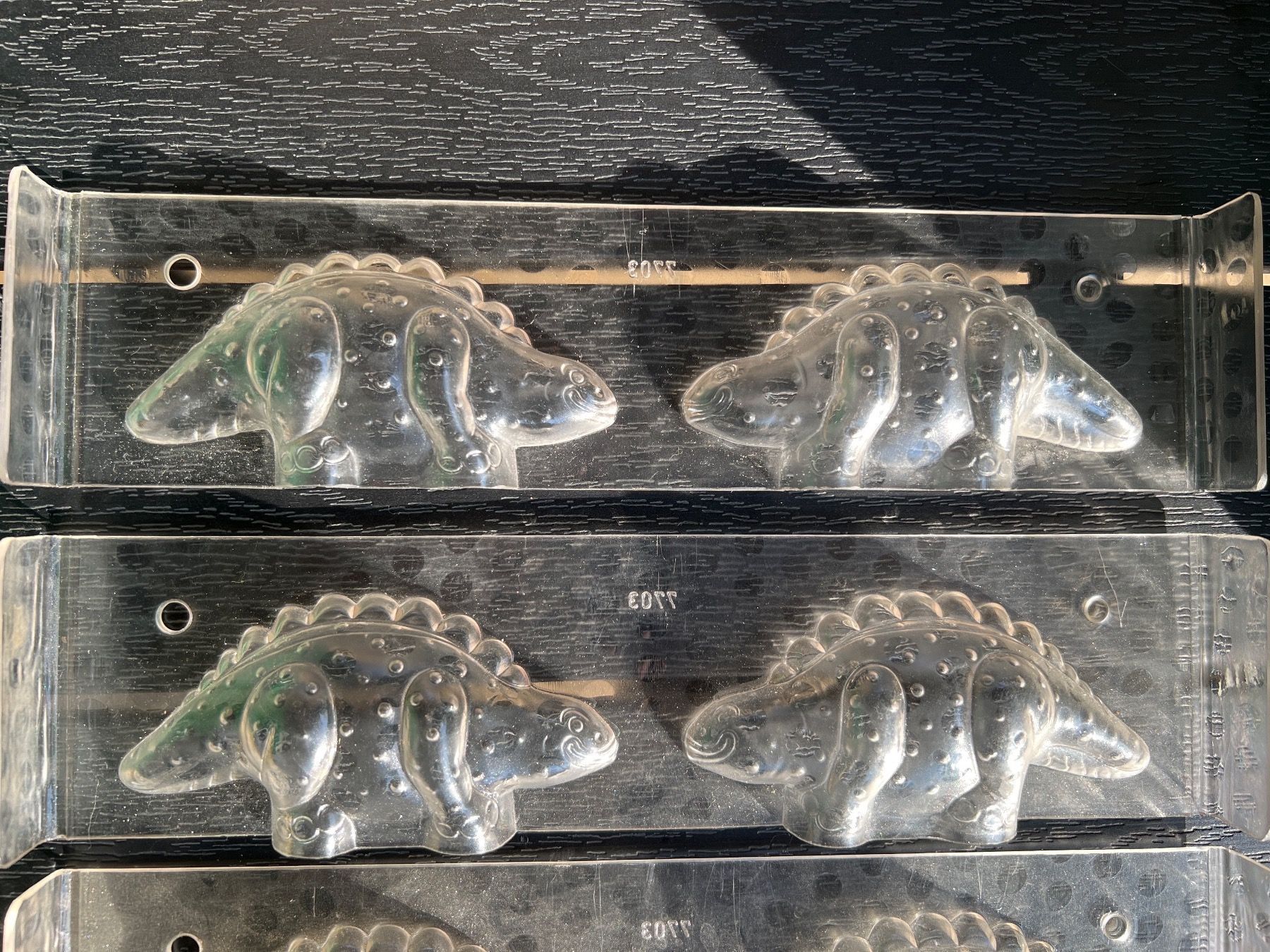 Teglie da forno: Schoko Gussformen Mini Dino – Usato da Egg b. Zürich venduto da SwissTradingAgency 1