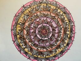 **Schönes Mandala, handgezeichnet, Herbstfarben handgefertig