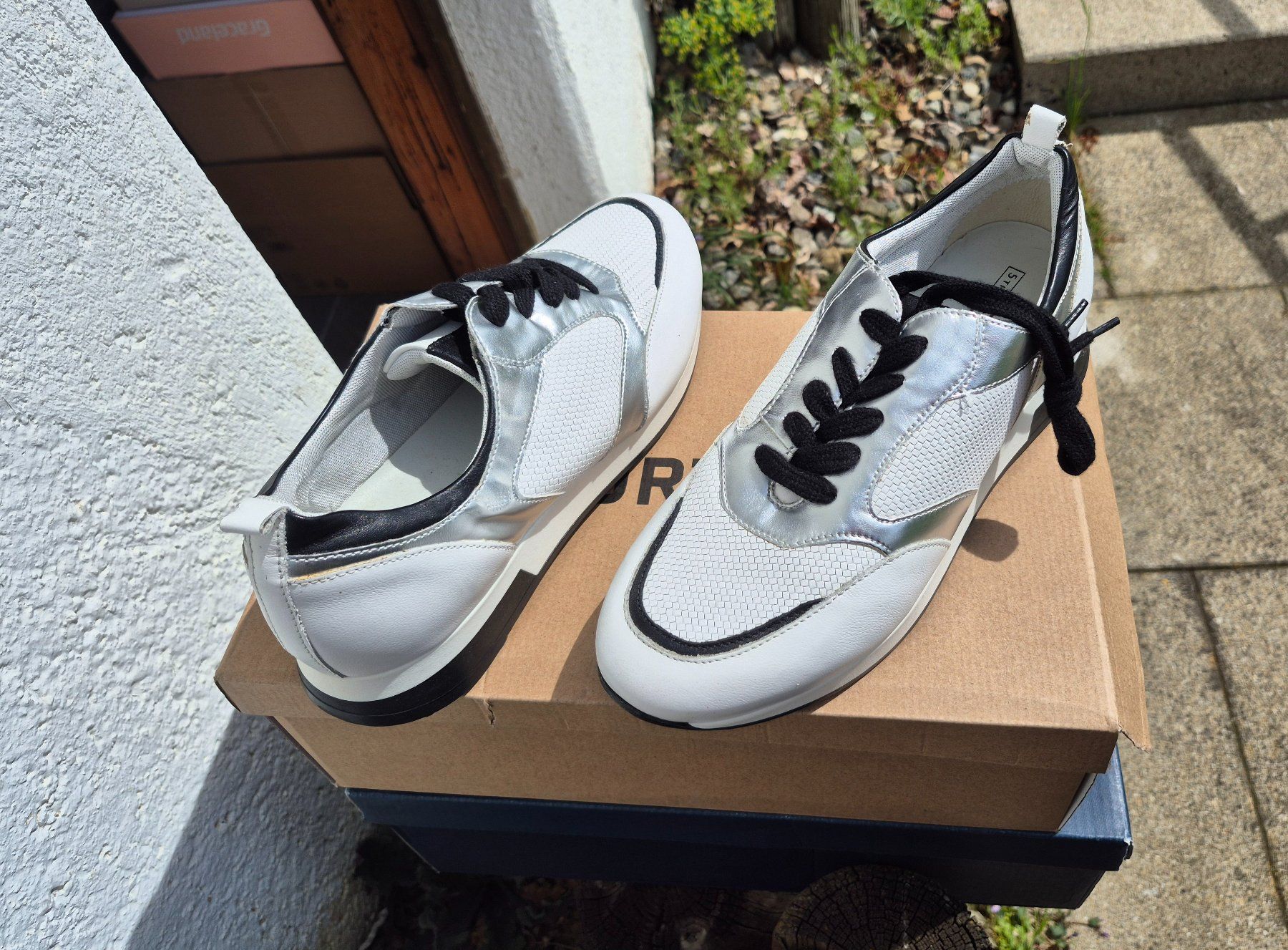 Damenschuhe: Leder Sneakers – Neu (gemäss Beschreibung) aus Wislikofen von Ana.Gomes 9
