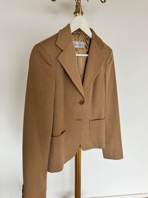 Max Mara Vestes: Blazer MaxMara, Gr. 36, 100 % Camelhaar – D'occasion à Brugg AG par Hellviolett